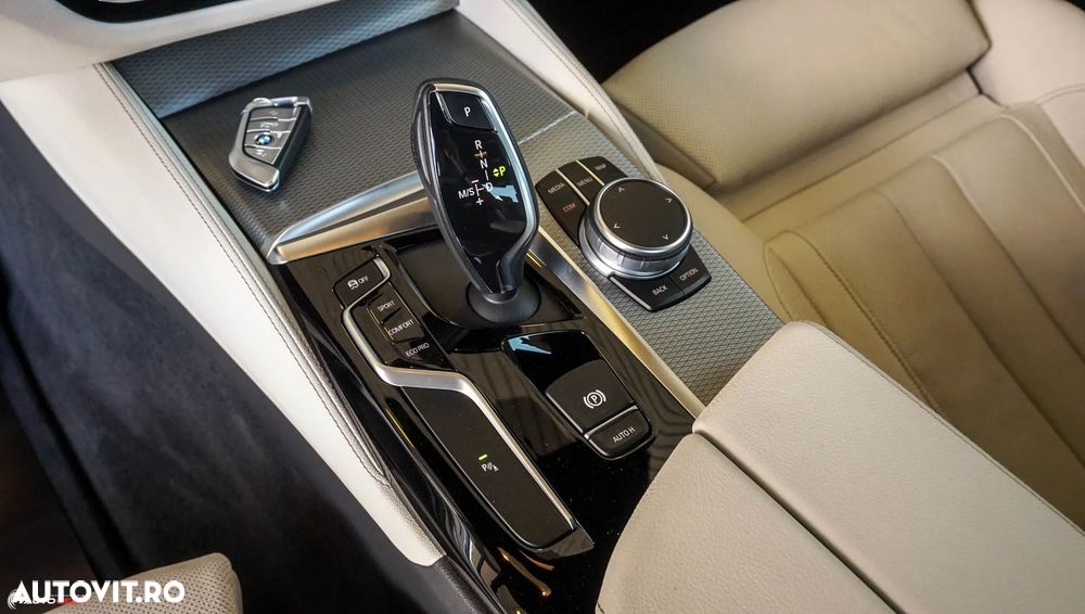 BMW Seria 5 530i xDrive AT - 16