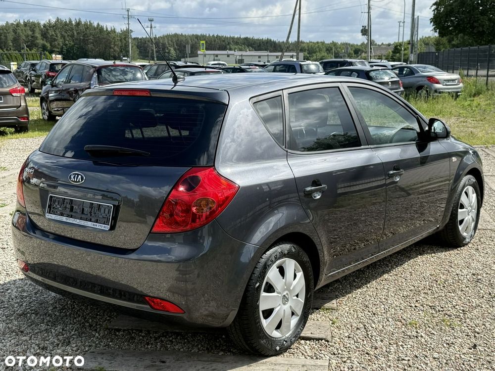 Kia Ceed - 15