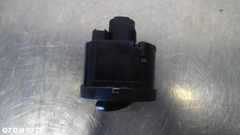 PRZEŁĄCZNIK ŚWIATEŁ VOLKSWAGEN GOLF V 2.0SDI - 3