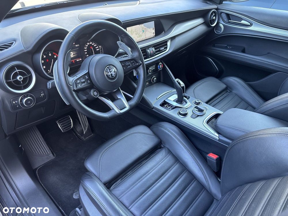 Alfa Romeo Stelvio 2.0 Turbo Veloce Q4 - 17