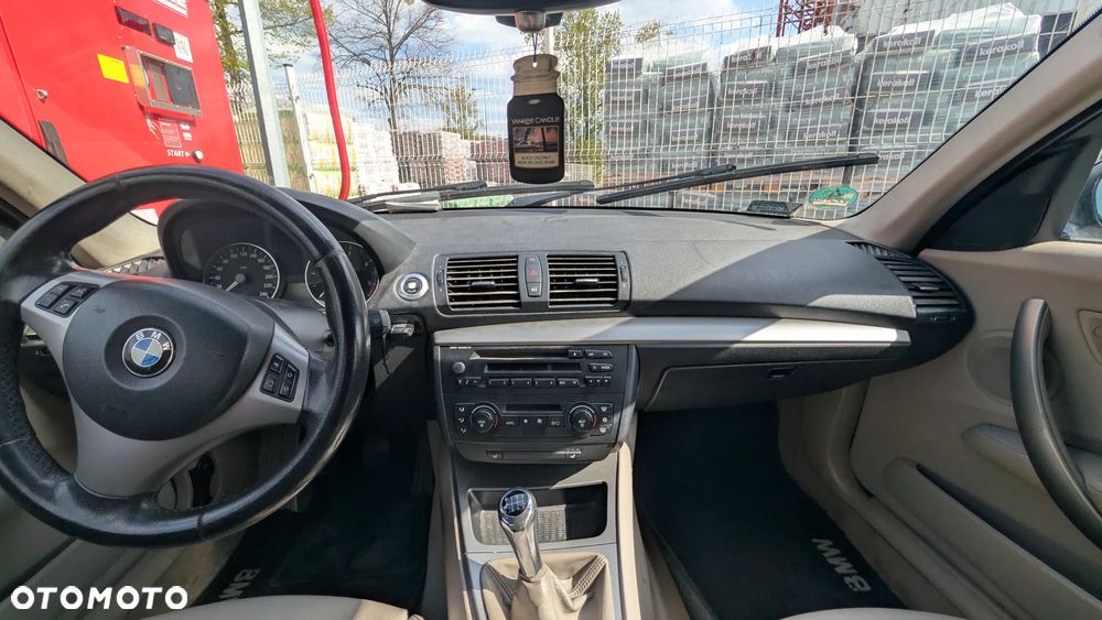 BMW Seria 1 120d - 14
