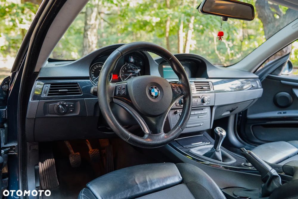 BMW Seria 3 325i - 12