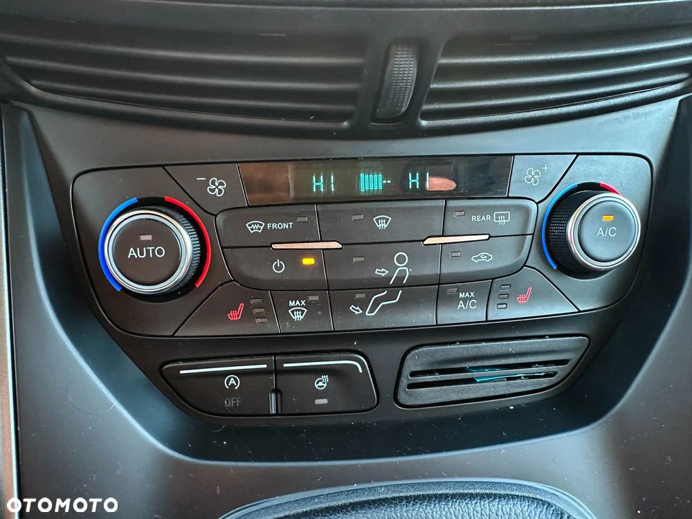 Ford Kuga - 37