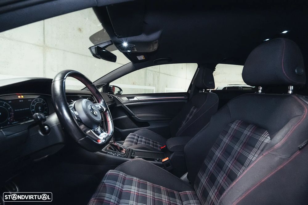 VW Golf GTI 2.0 TSI OPF DSG Performance - 16