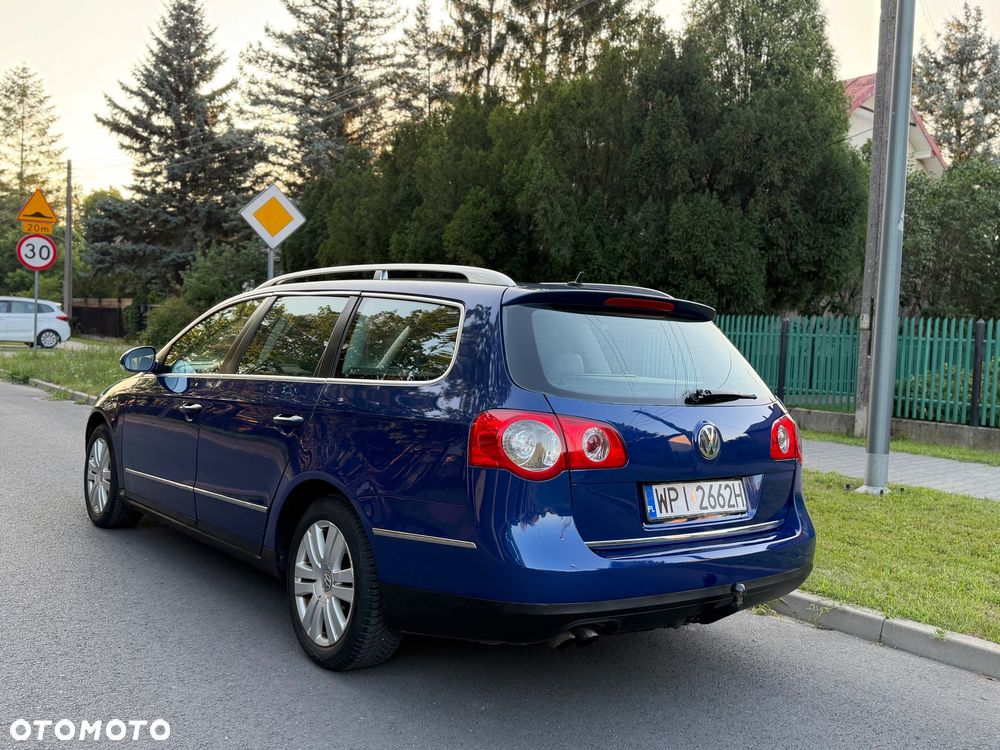 Volkswagen Passat 2.0 TDI DPF Highline - 9