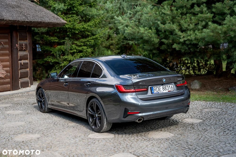 BMW Seria 3 330i xDrive Sport Line - 3