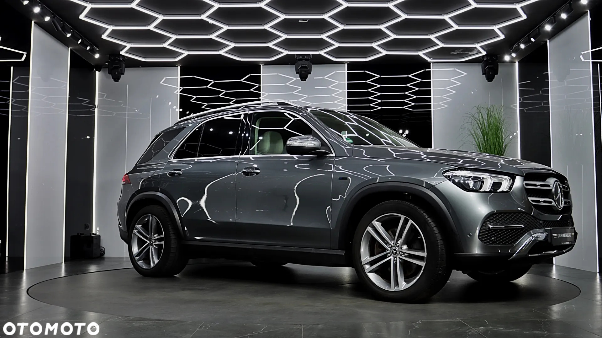 Mercedes-Benz GLE - 13