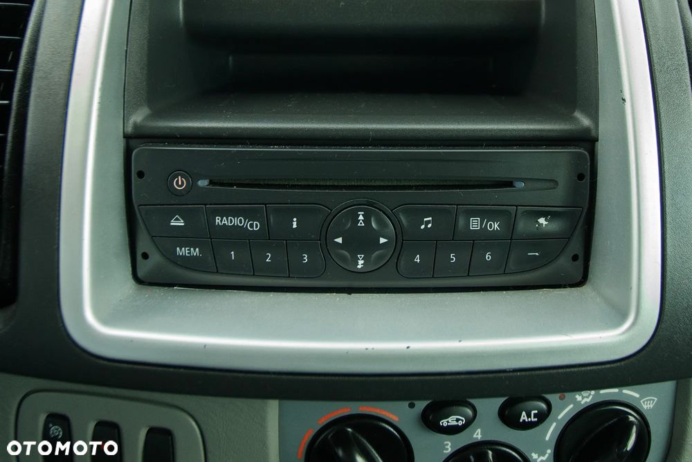 Opel Vivaro L2H1 2.9t - 31