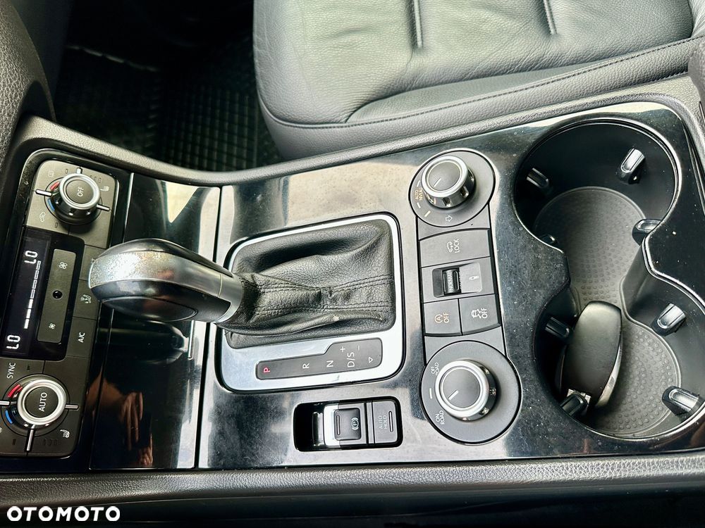 Volkswagen Touareg - 31