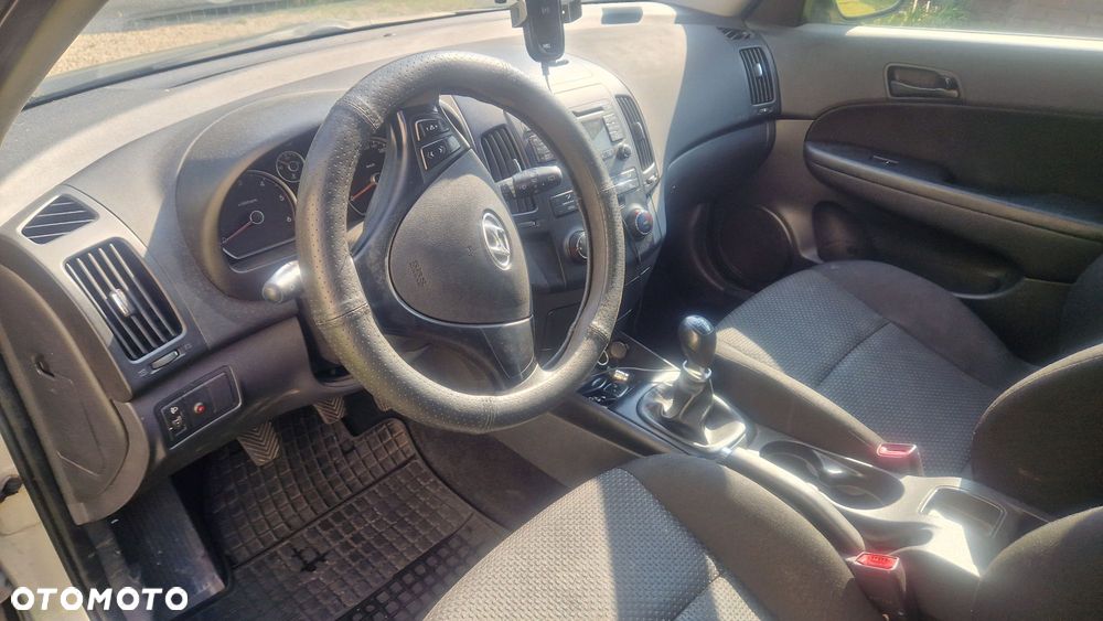 Hyundai i30 1.6 CRDi Base + World Cup - 5