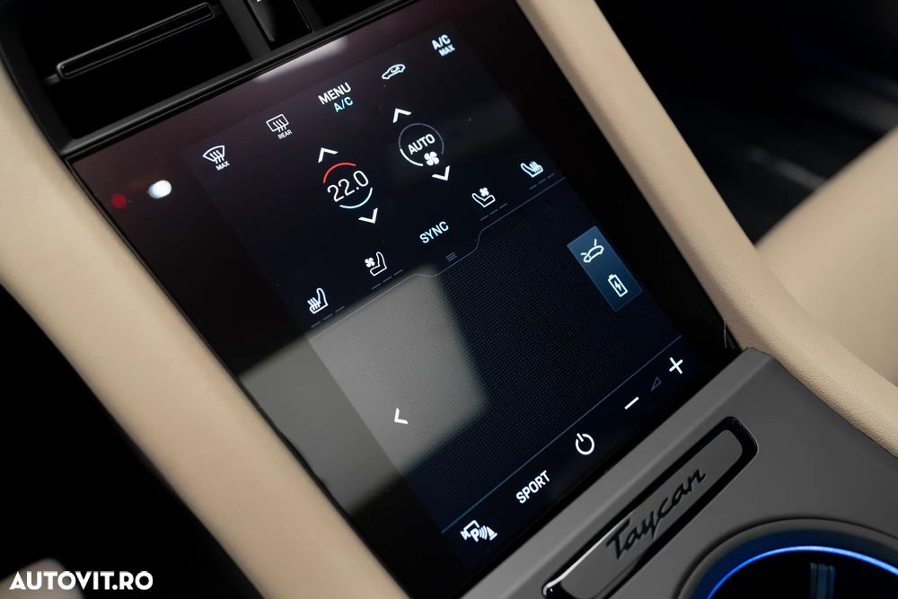 Porsche Taycan - 28