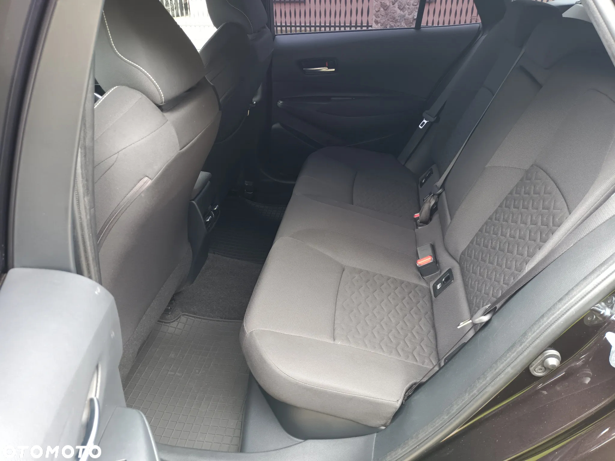 Toyota Corolla 2.0 Hybrid Comfort - 17