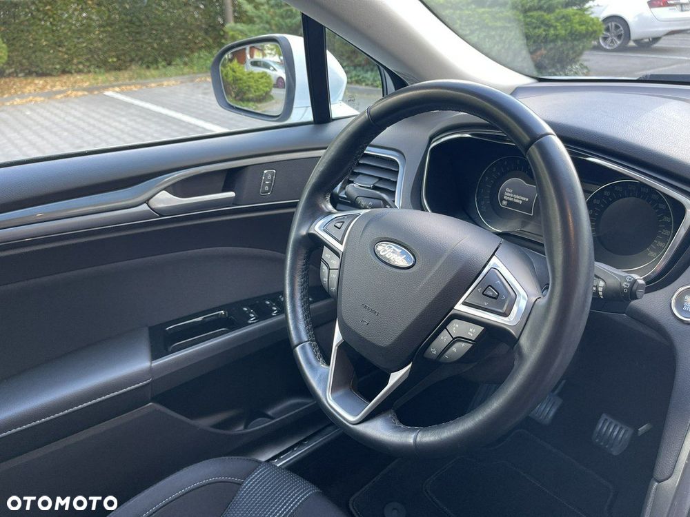 Ford Mondeo - 35