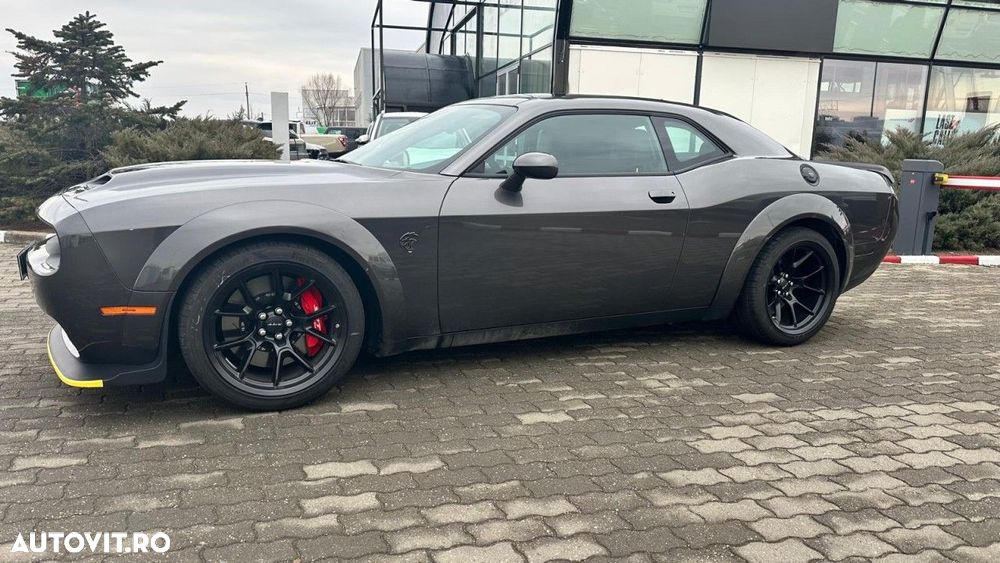 Dodge Challenger - 3