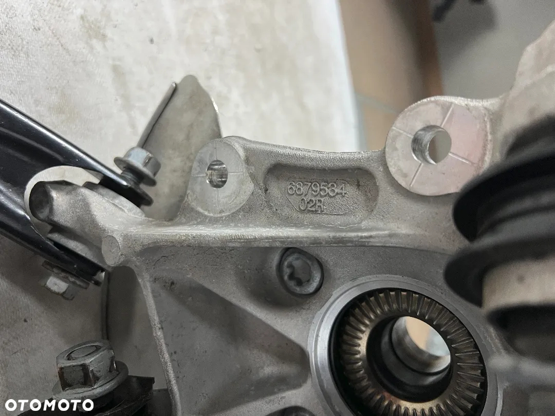 BMW G20 Zwrotnica piasta wahacze prawy tył 6879534 - 5