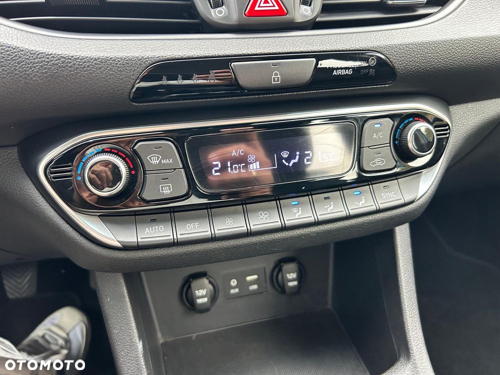 Hyundai i30 1.0 T-GDI Premiere Comfort - 32