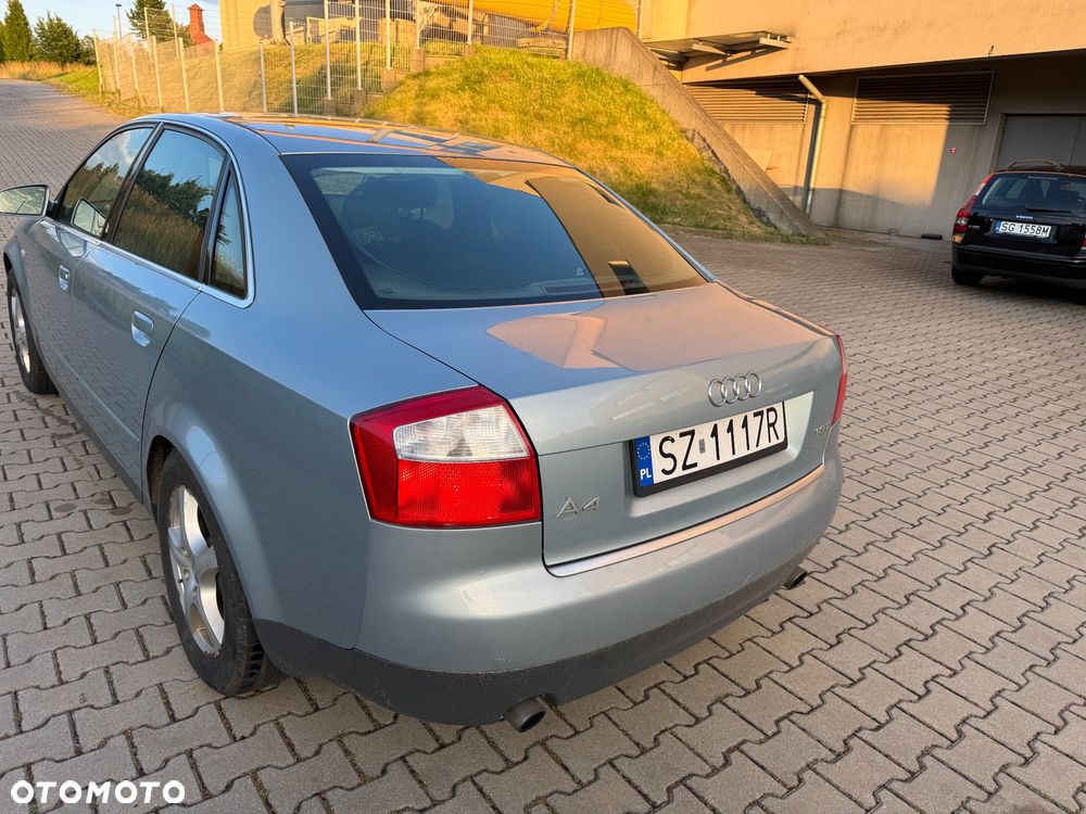 Audi A4 Limousine - 5