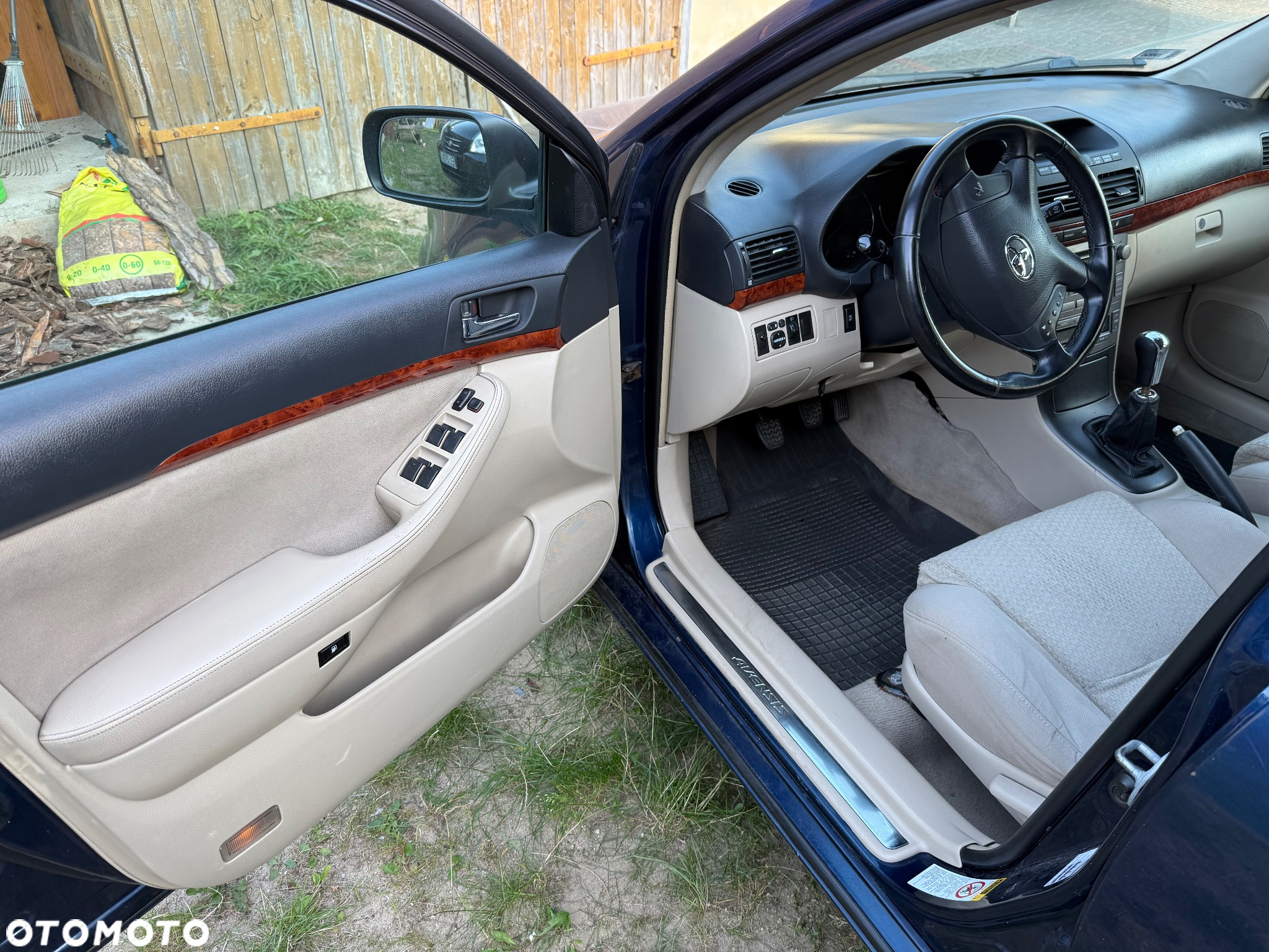 Toyota Avensis - 5