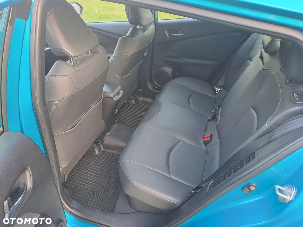 Toyota Prius 1.8 HSD Prestige - 11