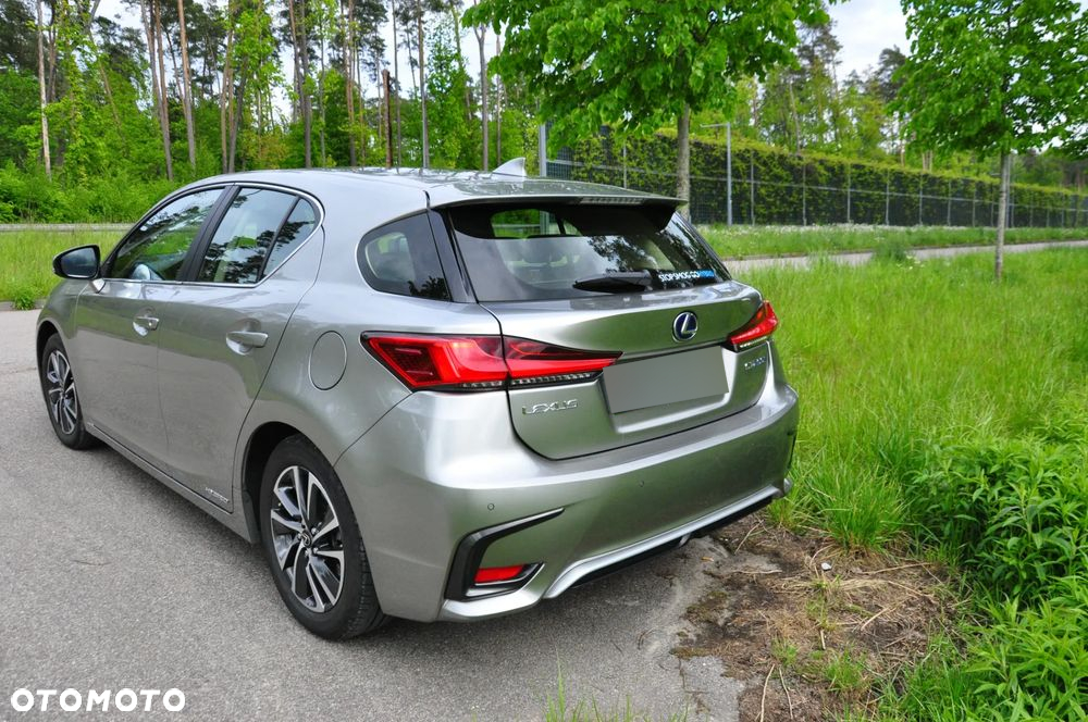 Lexus CT - 8