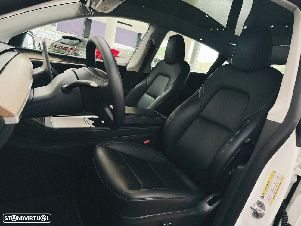 Tesla Model Y - 9