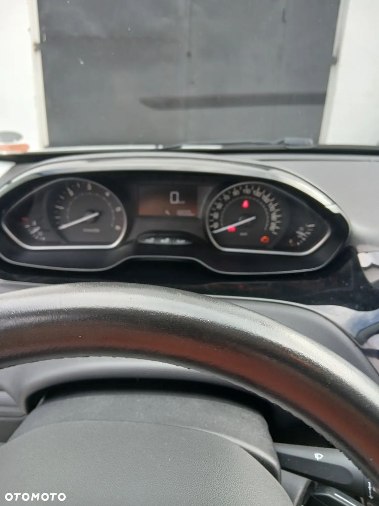 Peugeot 208 1.6 BlueHDi Active S&S - 10