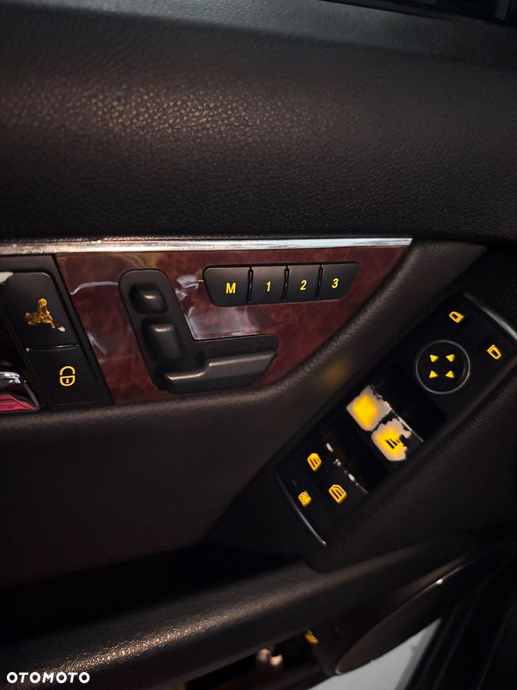 Mercedes-Benz Klasa C 300 7G-TRONIC SPORT EDITION - 13