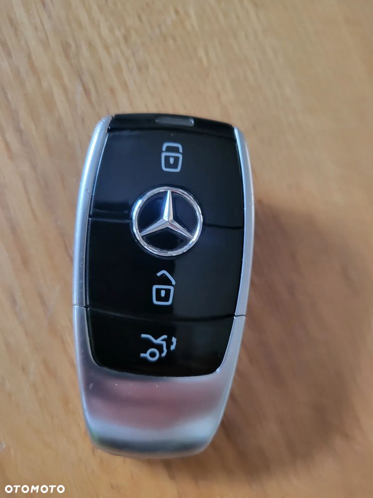 Mercedes-Benz Klasa E 220 d 9G-TRONIC - 32