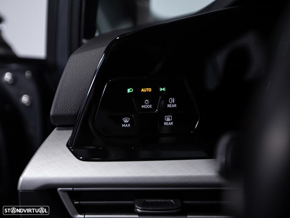 VW Golf 2.0 TDI Conceptline - 15