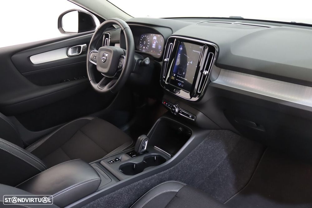 Volvo XC 40 2.0 D3 Momentum Geartronic - 5