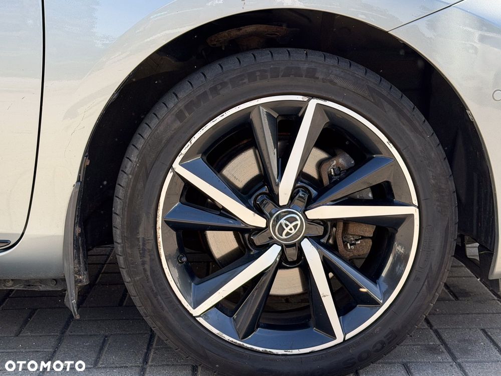 Toyota Auris Hybrid 135 Selection - 21
