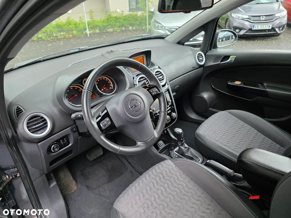 Opel Corsa 1.4 16V Cosmo - 4