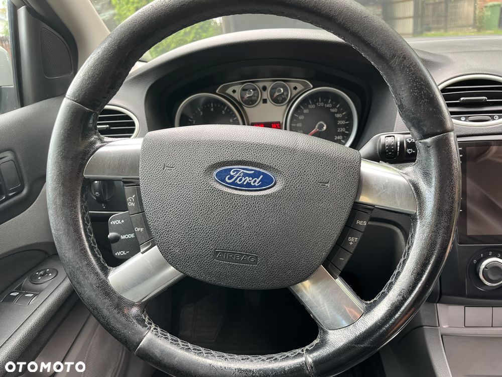 Ford Focus 1.6 16V Titanium - 17