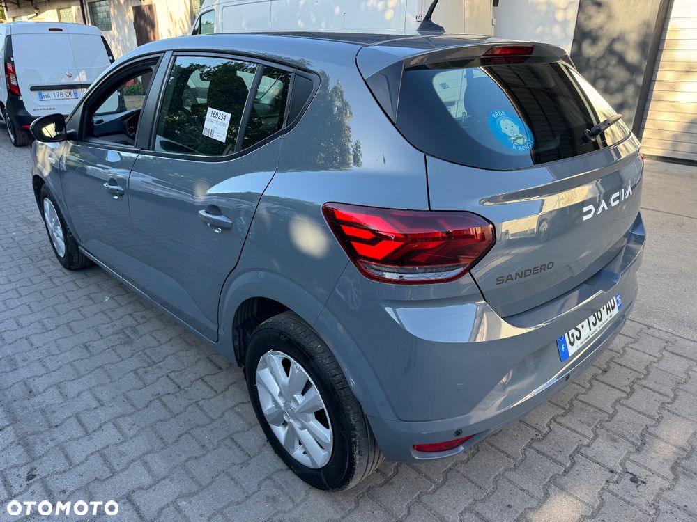 Dacia Sandero - 32