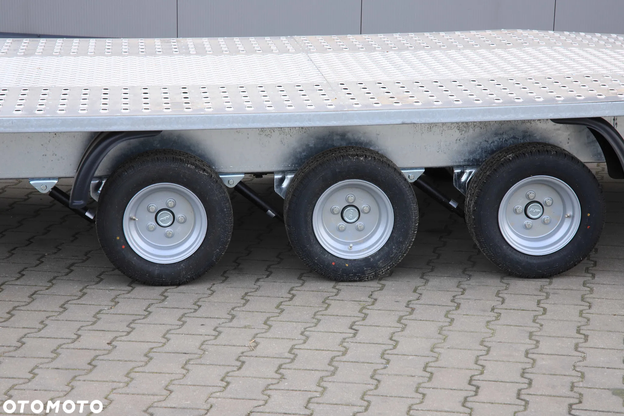 Niewiadów Jupiter 5x2.1+alu ryfel 3 osie DMC 3500 kg Koła 195R10C - 8