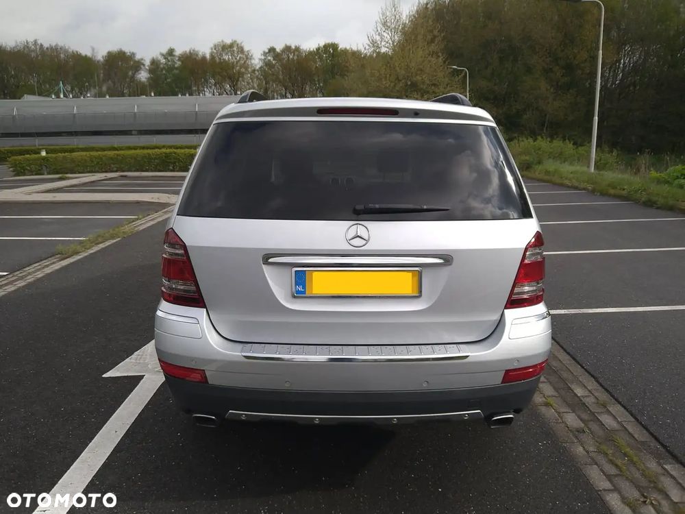 Mercedes-Benz GL 500 4Matic 7G-TRONIC - 7