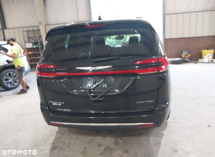 Chrysler Pacifica - 10