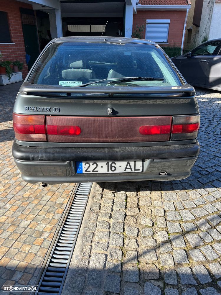 Renault 19 1.4 RT - 2