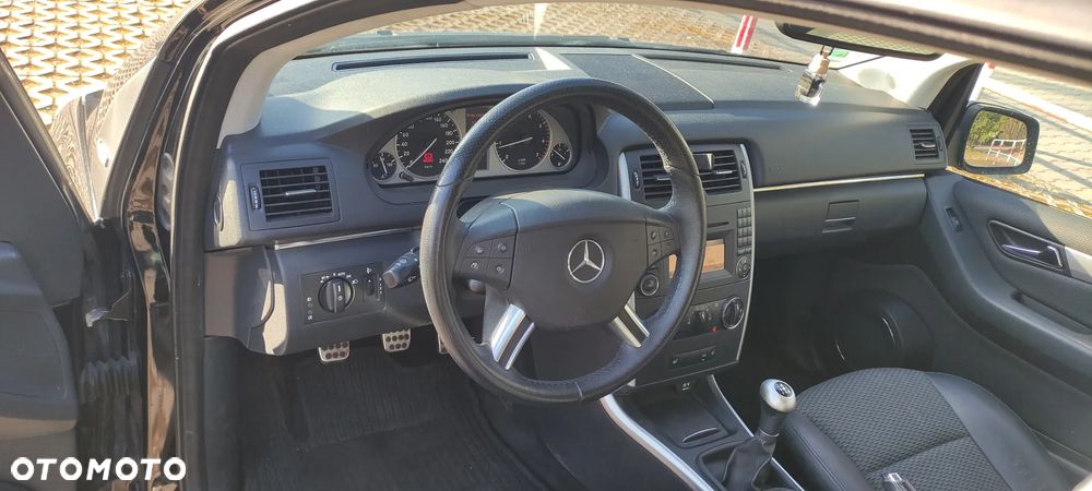 Mercedes-Benz Klasa B 180 BlueEFFICIENCY SPORT EDITION - 4