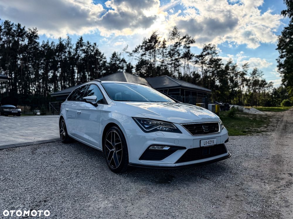 Seat Leon 1.5 eTSI OPF DSG FR Black Edition - 26