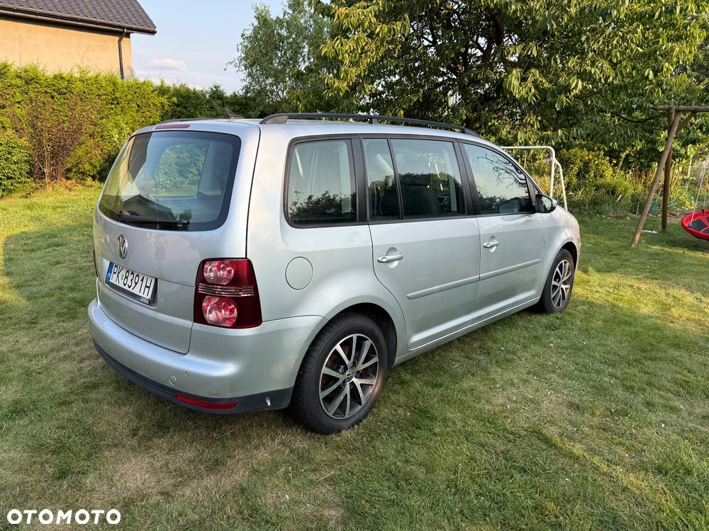 Volkswagen Touran 1.9 TDI DPF Trendline DSG - 12