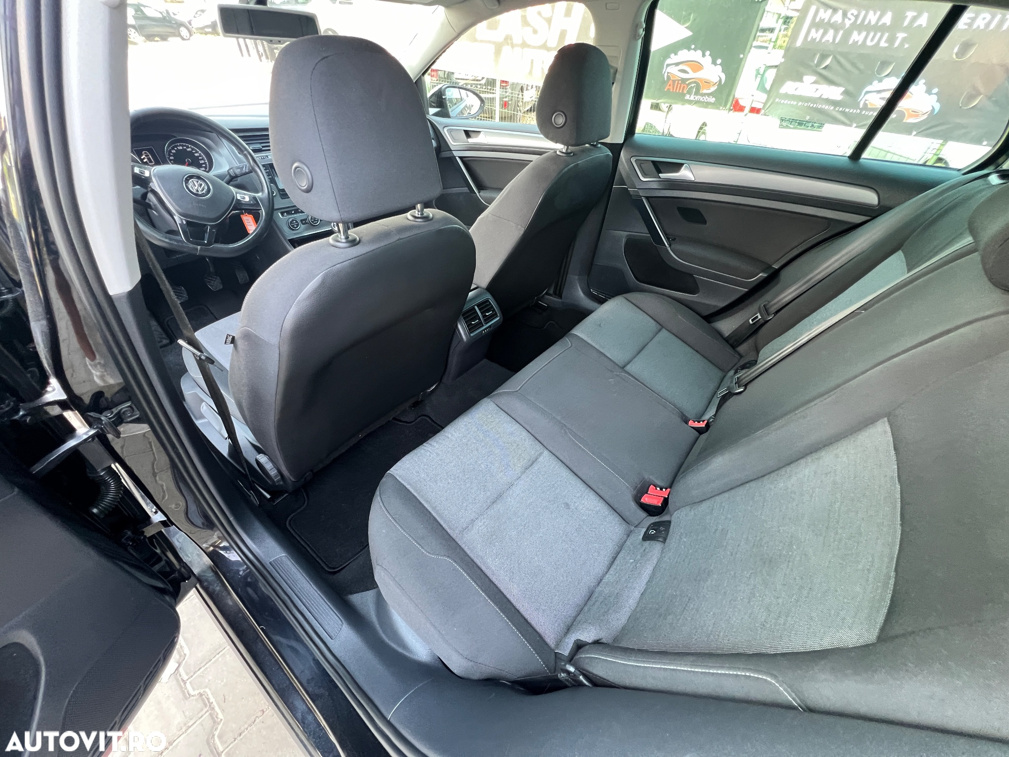 Volkswagen Golf 1.2 TSI BlueMotion Technology Comfortline - 12