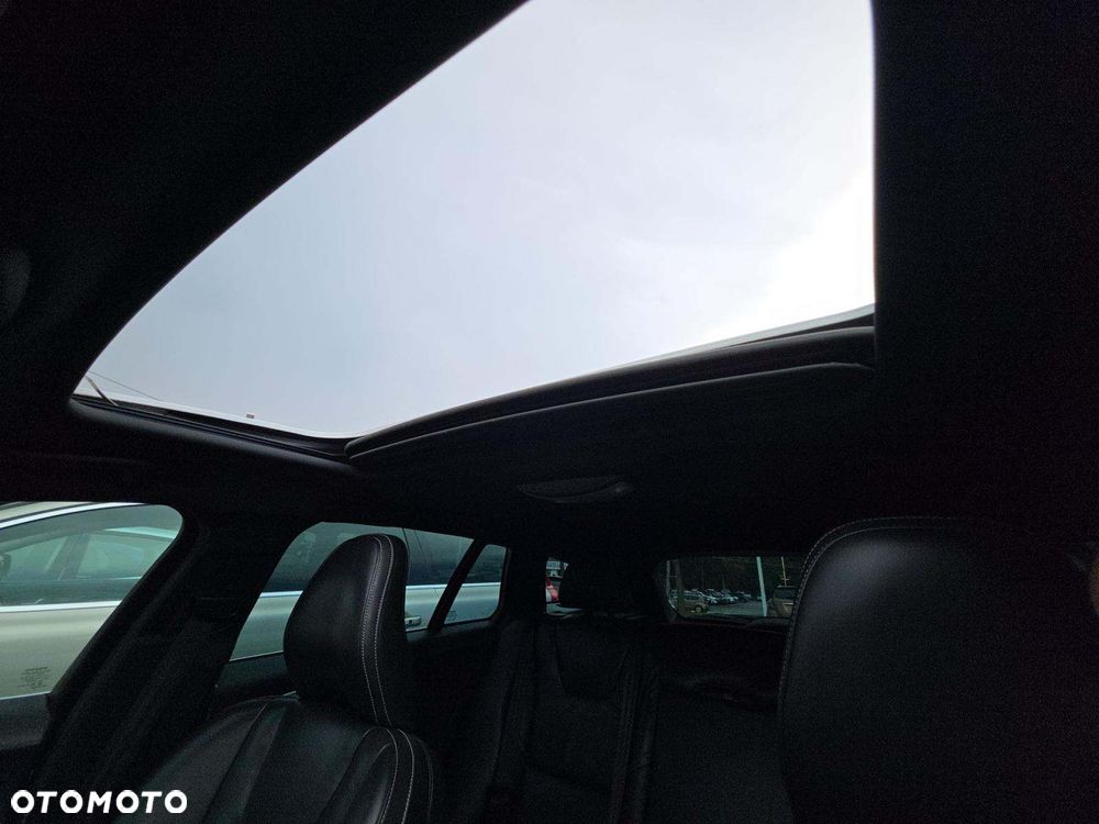 Volvo V60 T6 AWD R-Design - 13