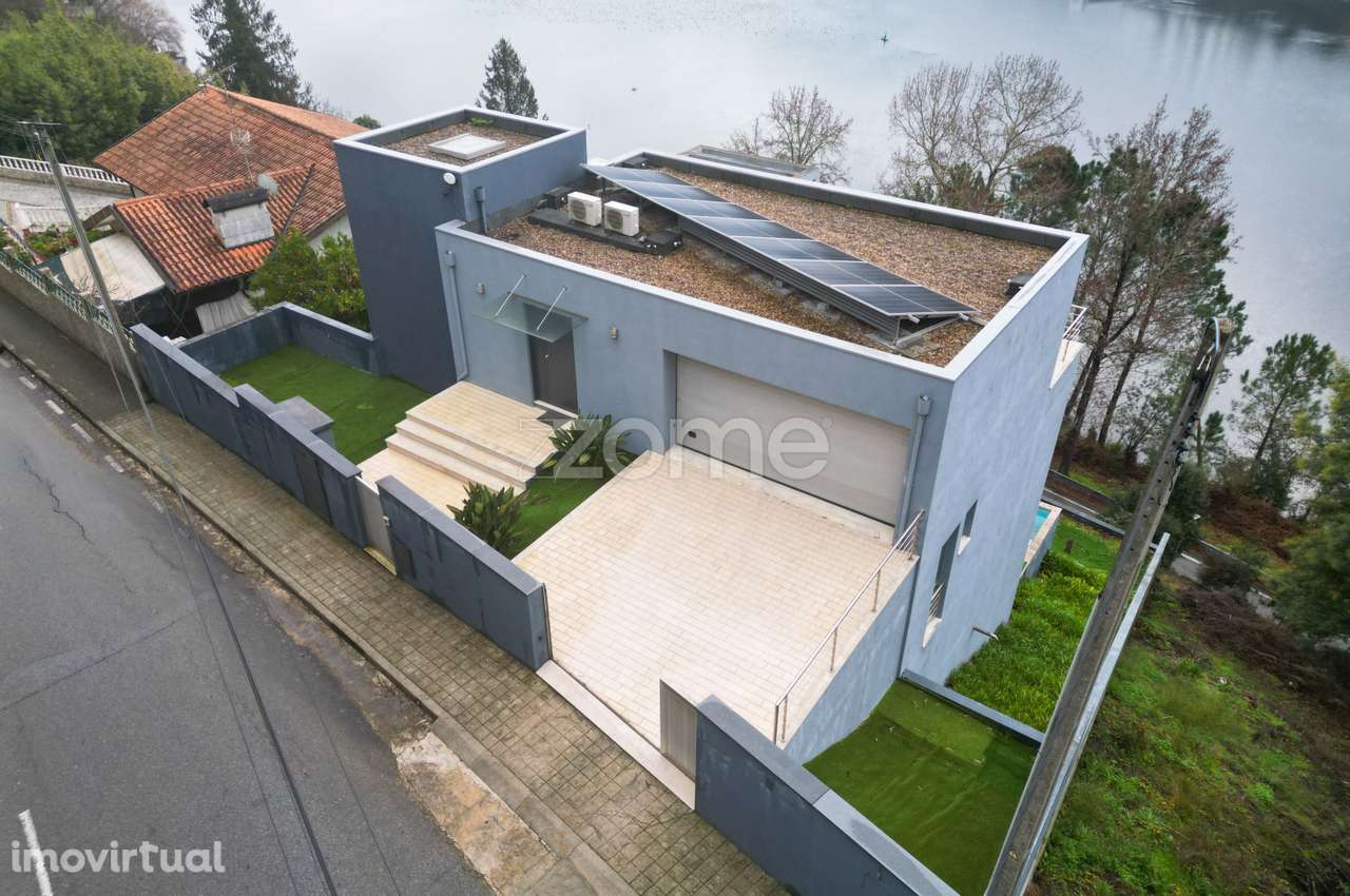 Moradia T3 | 3 Suítes e Piscina com Vista Rio - Grande imagem: 3/60