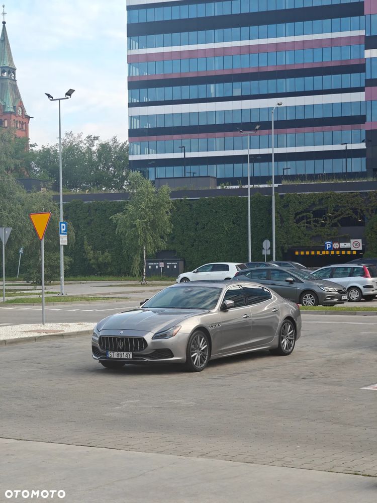 Maserati Quattroporte - 1
