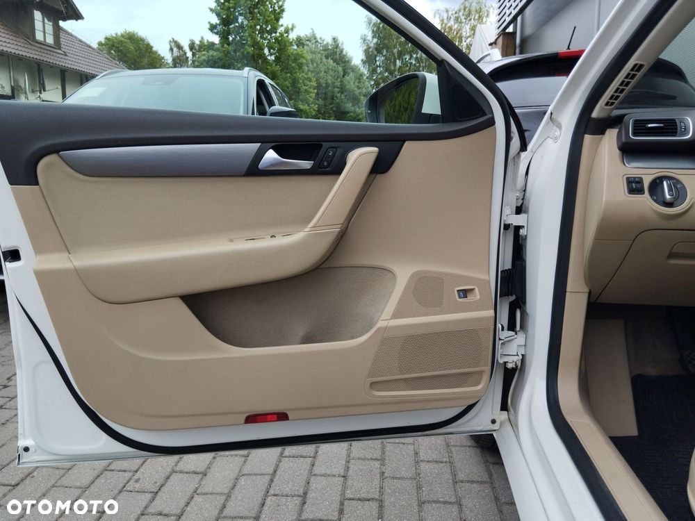 Volkswagen Passat 1.4 TSI BMT Comfortline - 10