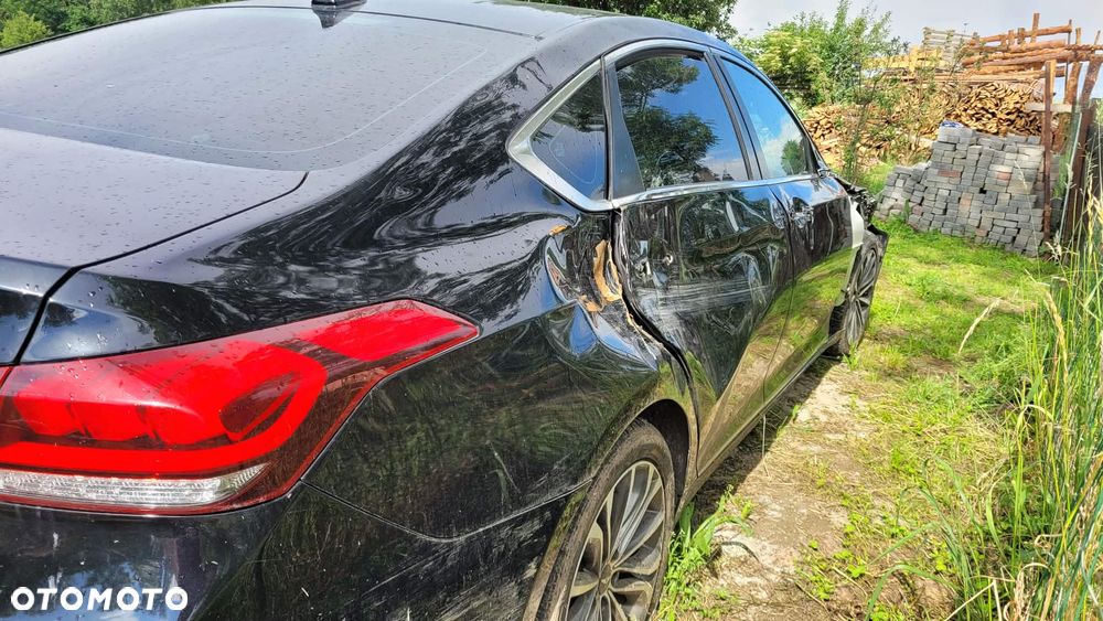 Hyundai Genesis - 5