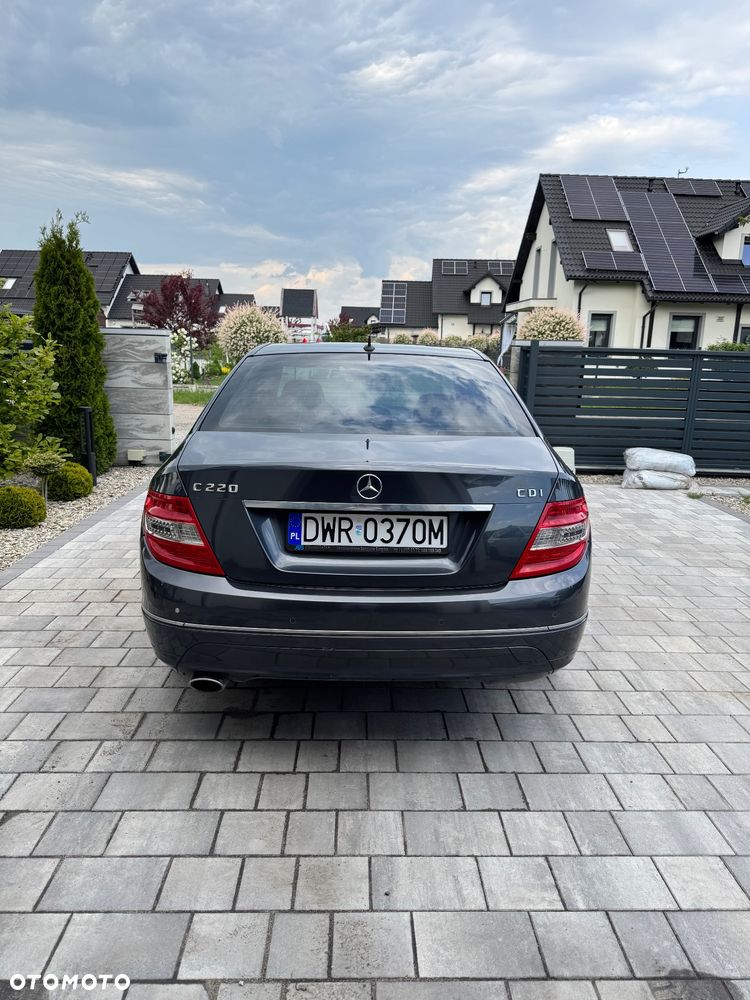 Mercedes-Benz Klasa C 220 CDI BlueEff 4-Matic Avantgarde - 8
