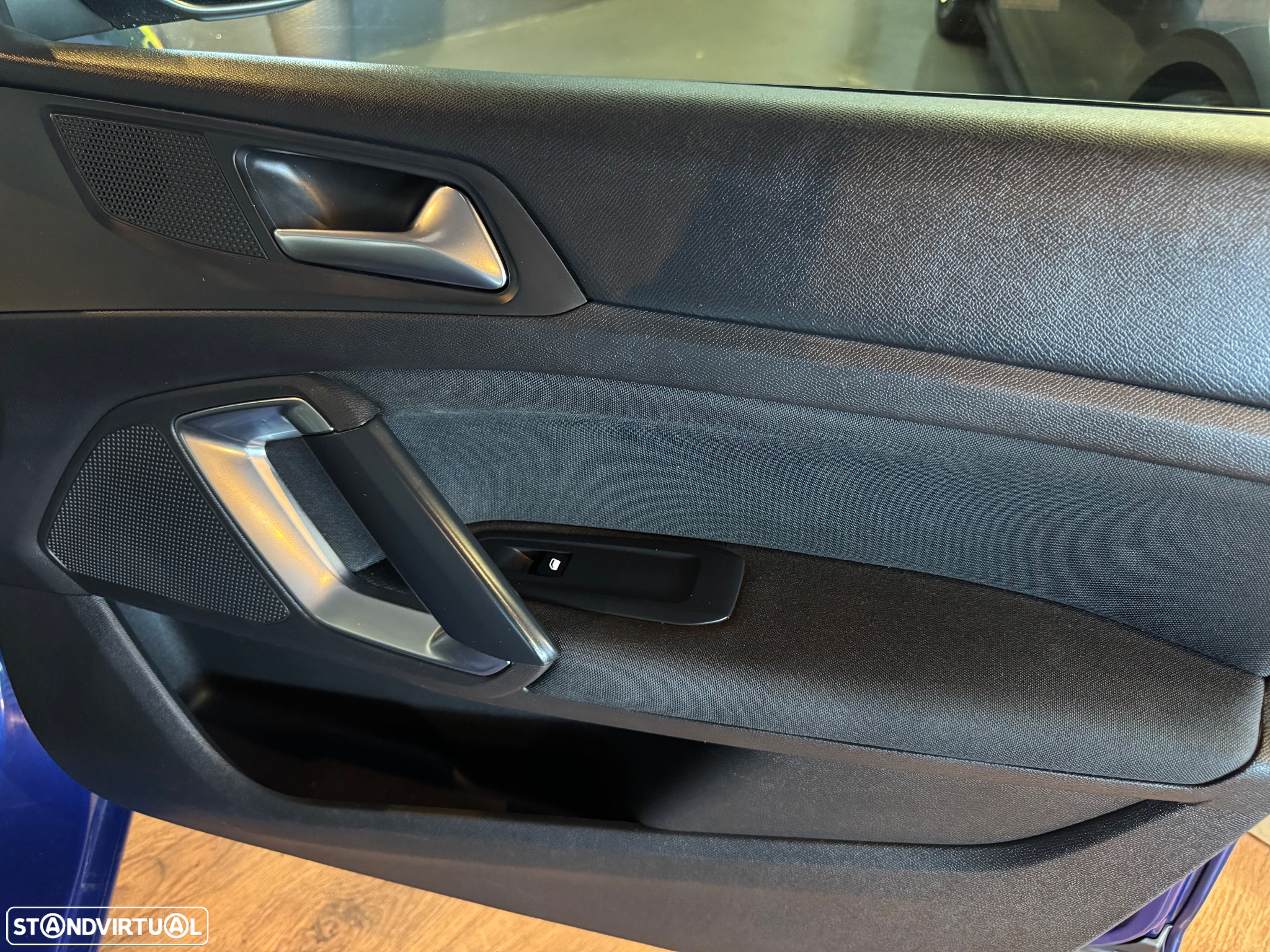 Peugeot 308 BlueHDi 130 EAT8 Style - 29