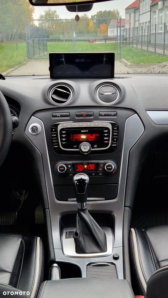 Ford Mondeo 2.0 EcoBoost Titanium - 21